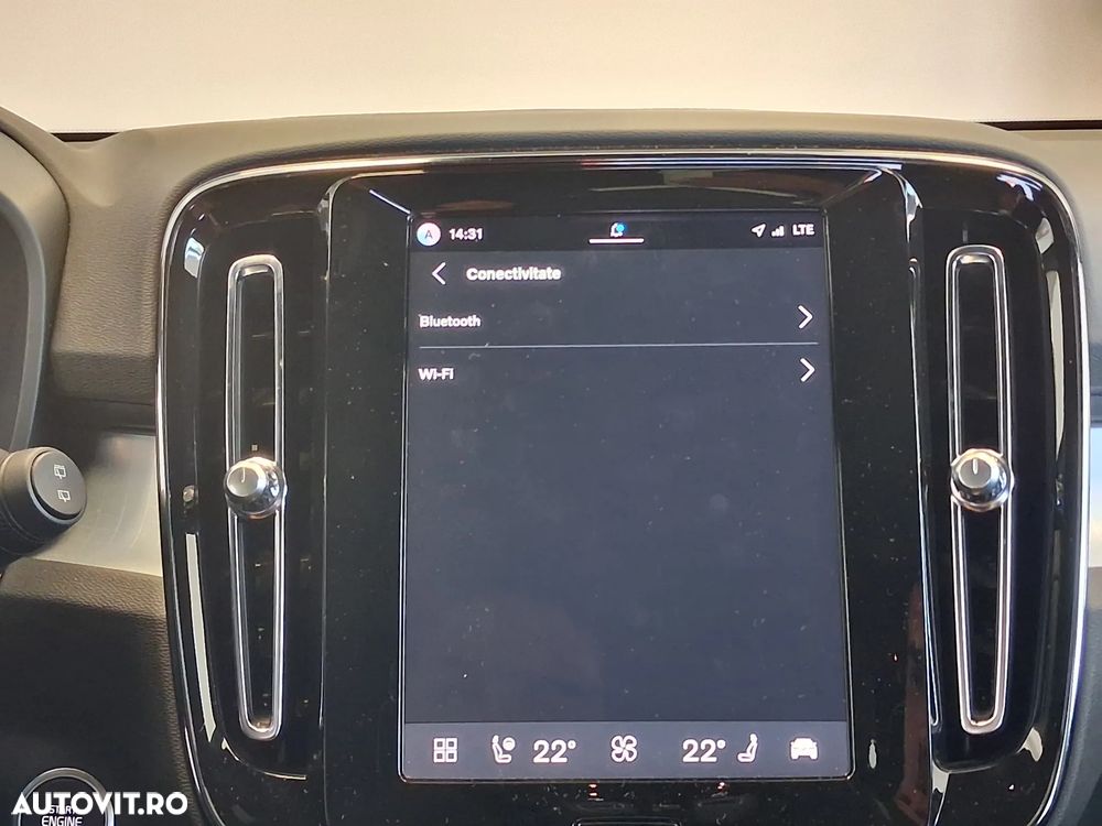 Volvo XC 40 B4 AT FWD MHEV Ultra Dark - 33