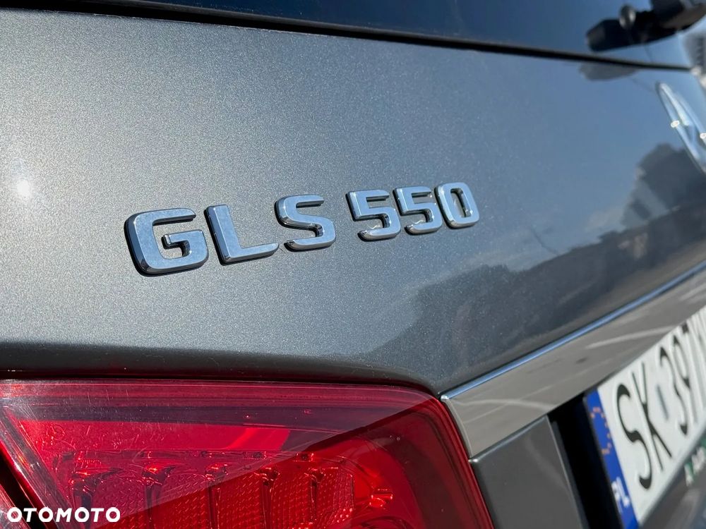 Mercedes-Benz GLS - 12