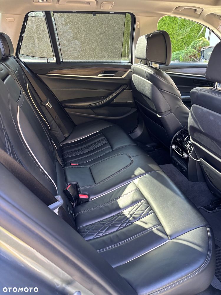 BMW Seria 5 530d xDrive Luxury Line - 15