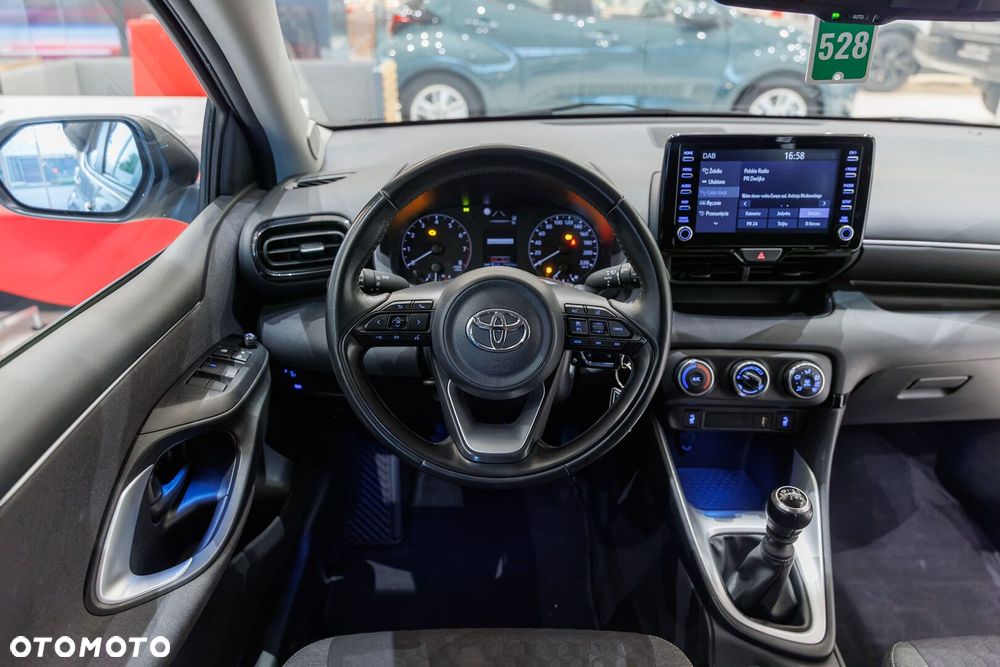 Toyota Yaris - 10
