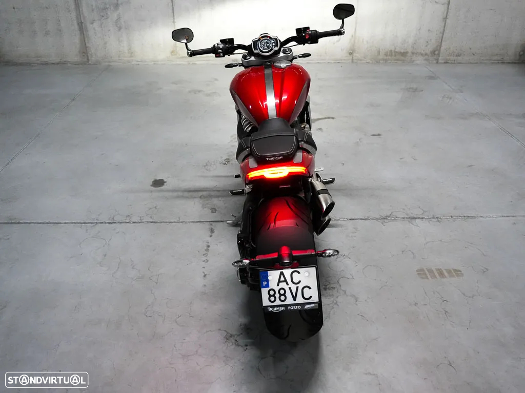 Triumph Rocket 3R - 18