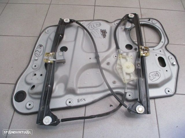 Elevador Sem Motor 1T1837729AE 1T0837755H VW TOURAN  1T FASE 1 2005 1.9TDI 105CV 5P PRETO FE VW TOURAN 2005 2.0TDI 140CV 5P CINZA FE - 2