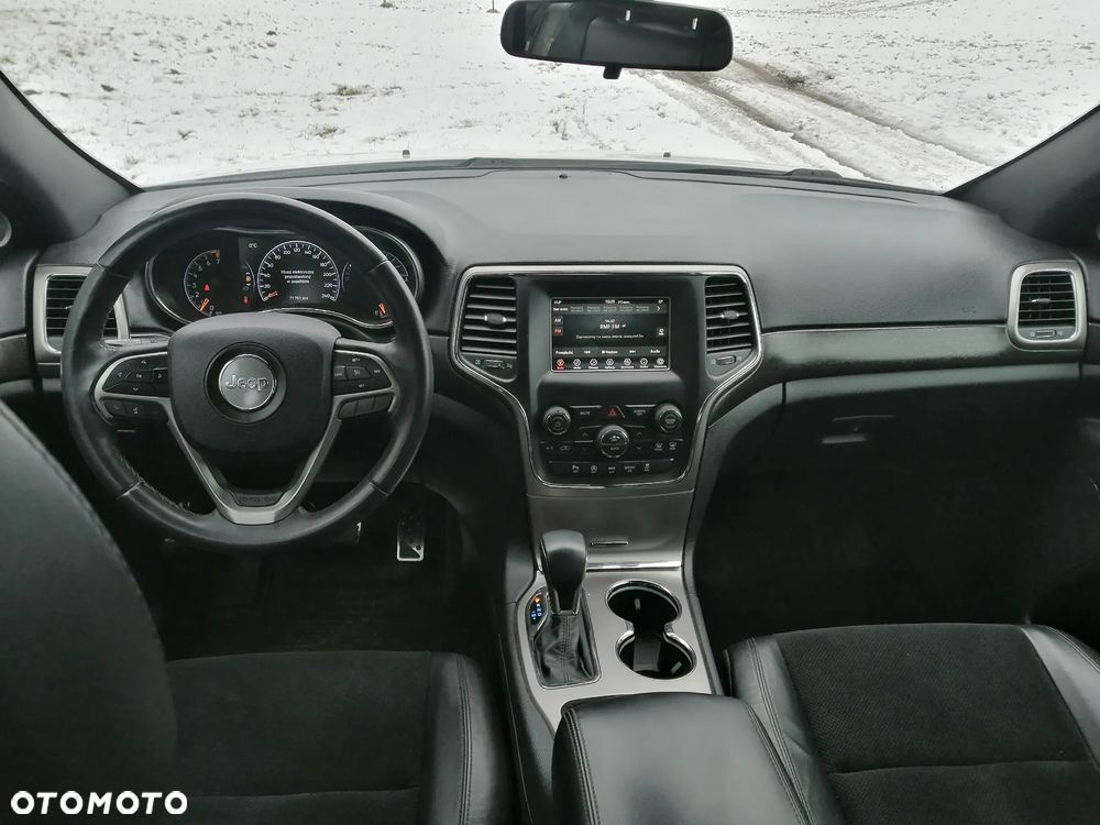 Jeep Grand Cherokee - 15