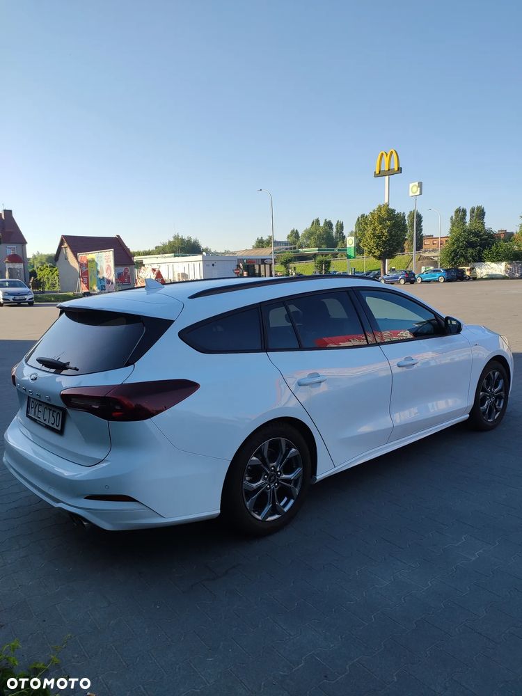 Ford Focus 1.0 EcoBoost Hybrid ST-LINE X - 6