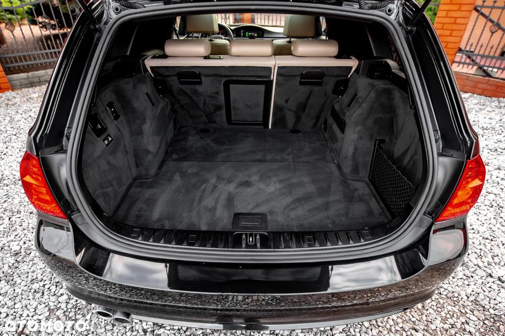 BMW Seria 3 330d xDrive DPF Touring Edition Exclusive - 15