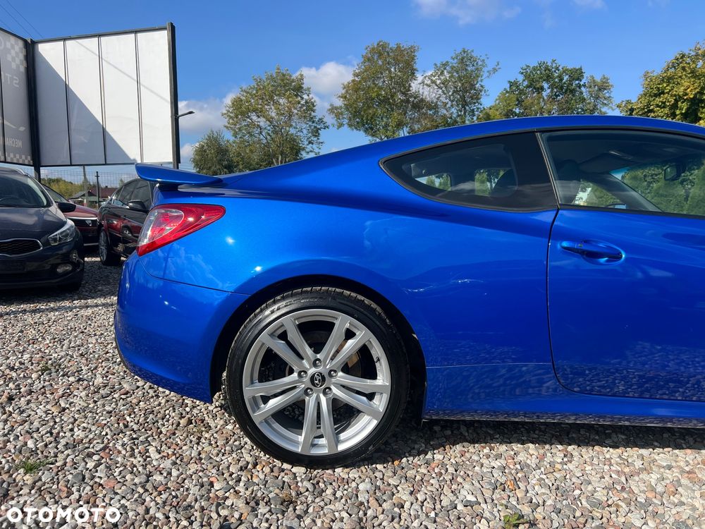 Hyundai Genesis Coupe 2.0 T - 8