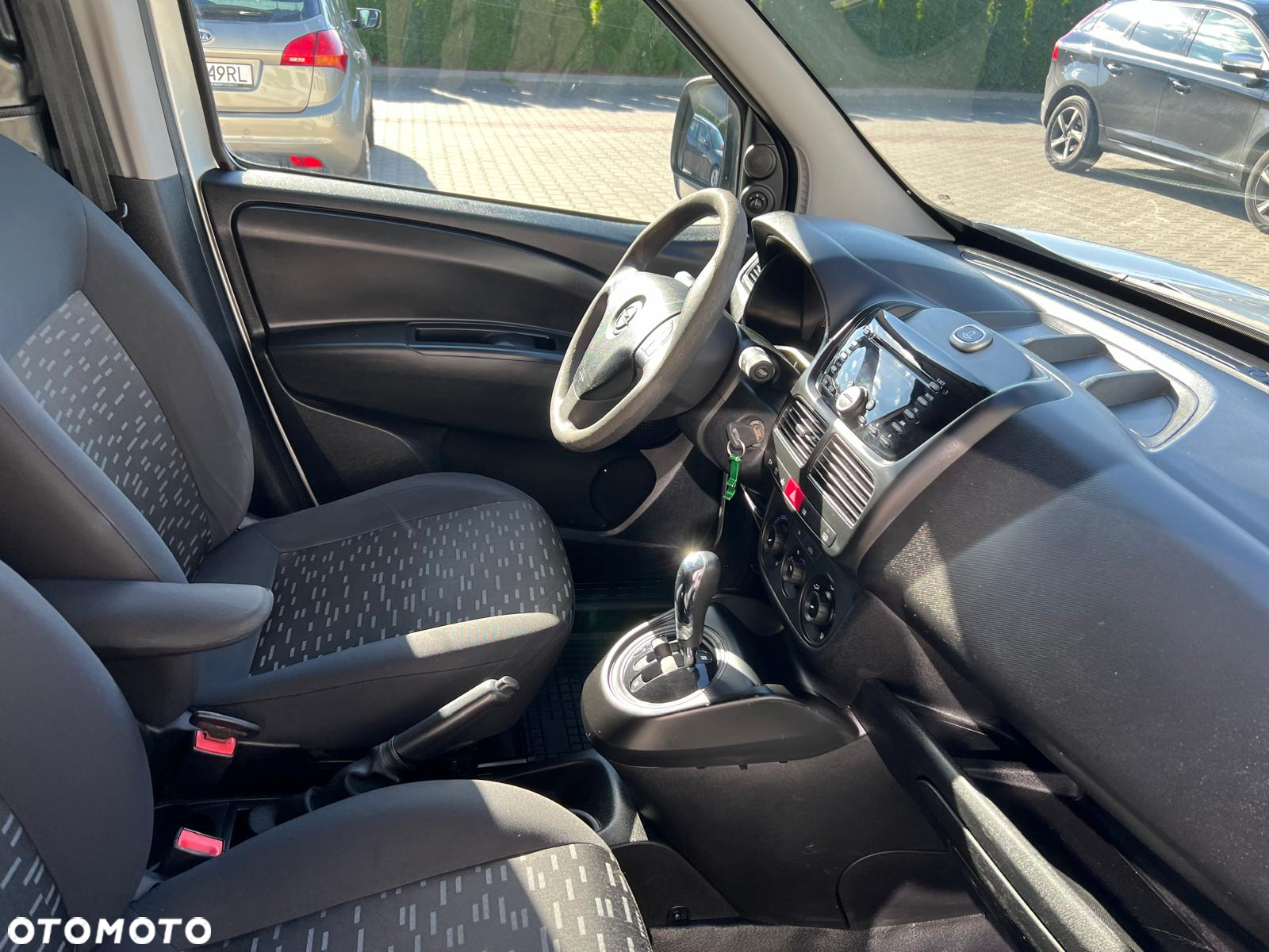 Opel COMBO - 11