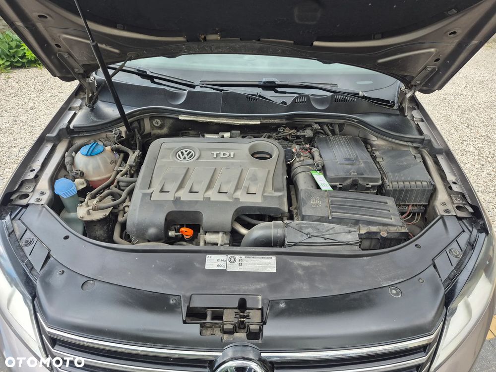 Volkswagen Passat 2.0 TDI DPF Comfortline - 18