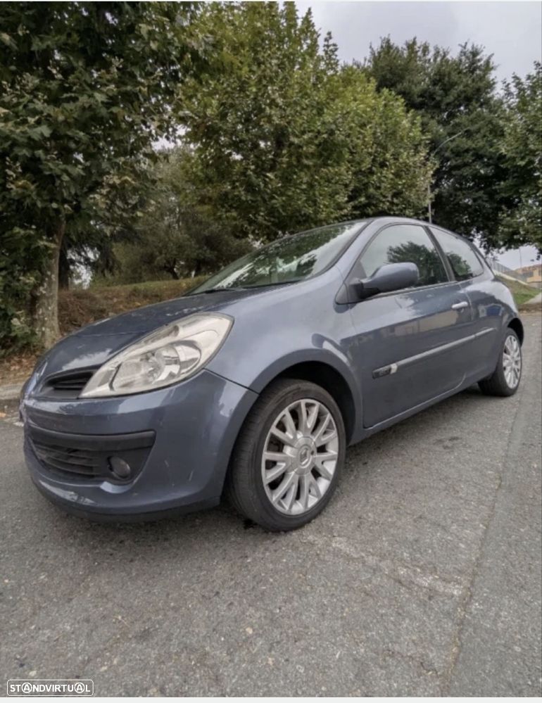 Renault Clio 1.2 16V Confort - 2