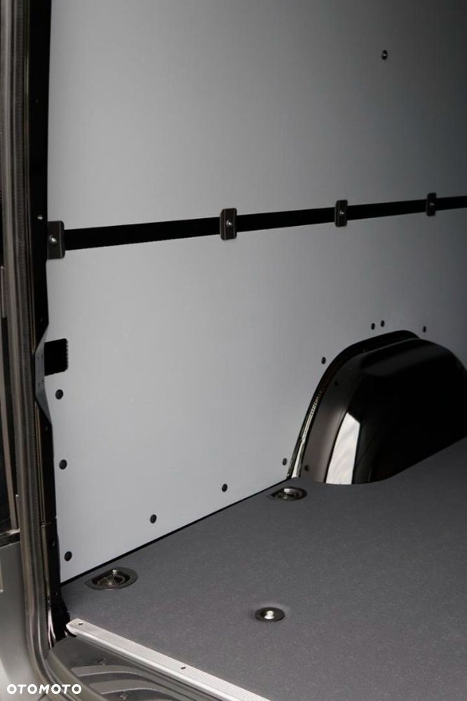 Mercedes-Benz Sprinter - 20