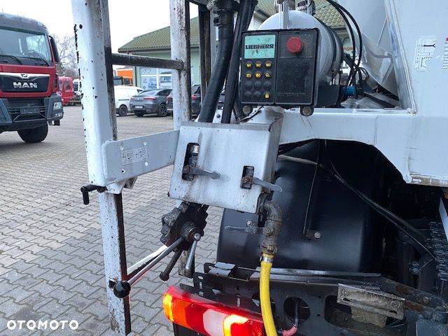 Mercedes-Benz Arocs 3240 8x4 Betonomieszrka Liebherr 9 m3  z Niemiec - 15