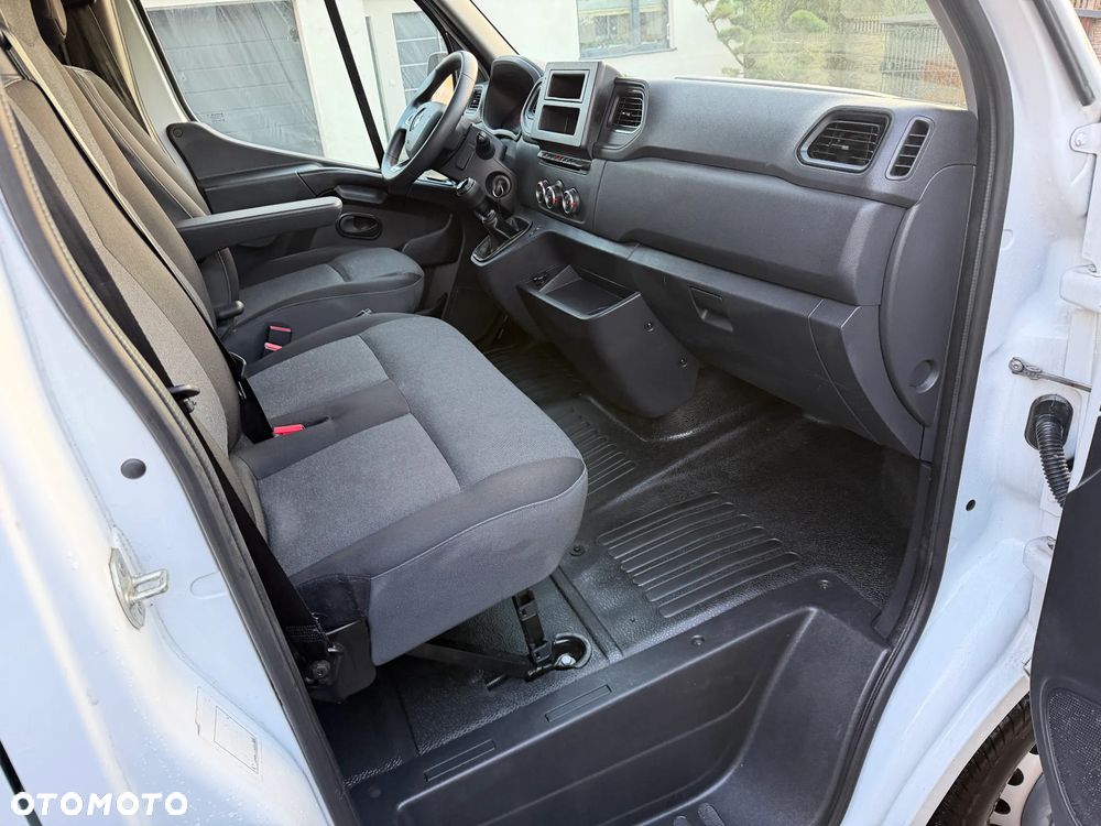 Renault Trafic - 16