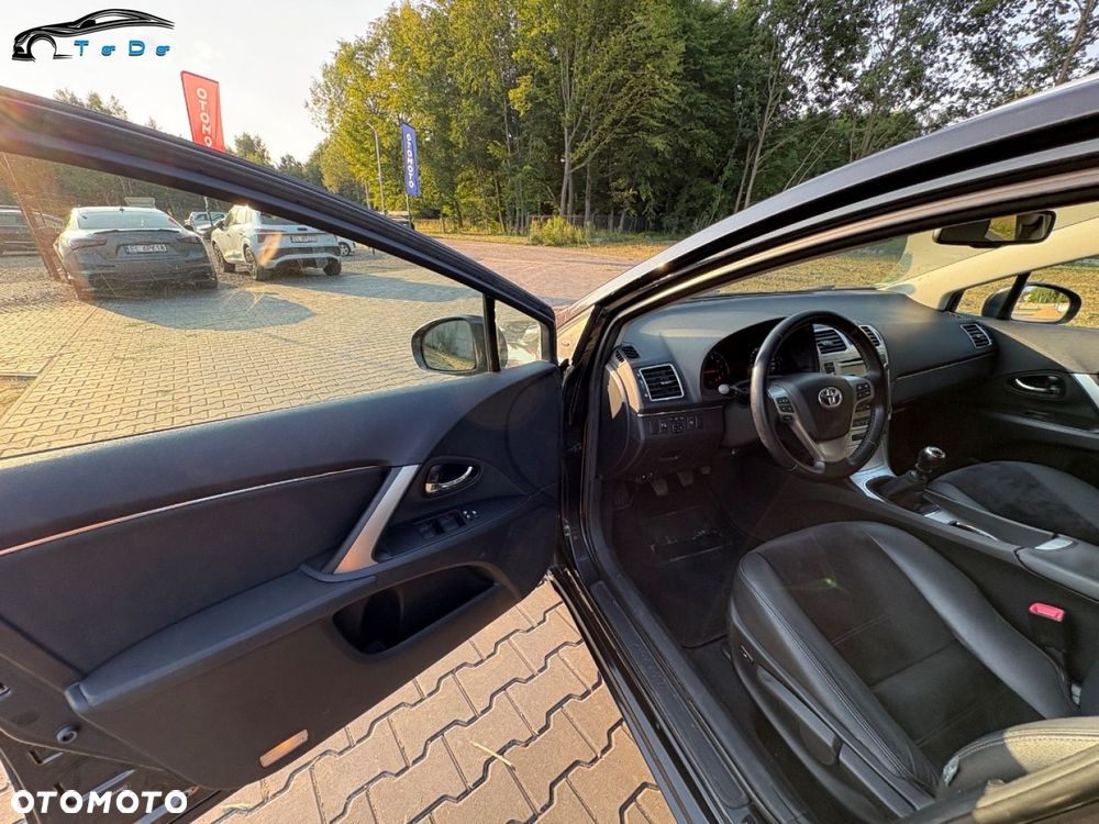 Toyota Avensis Touring Sports 1.8 Executive - 22