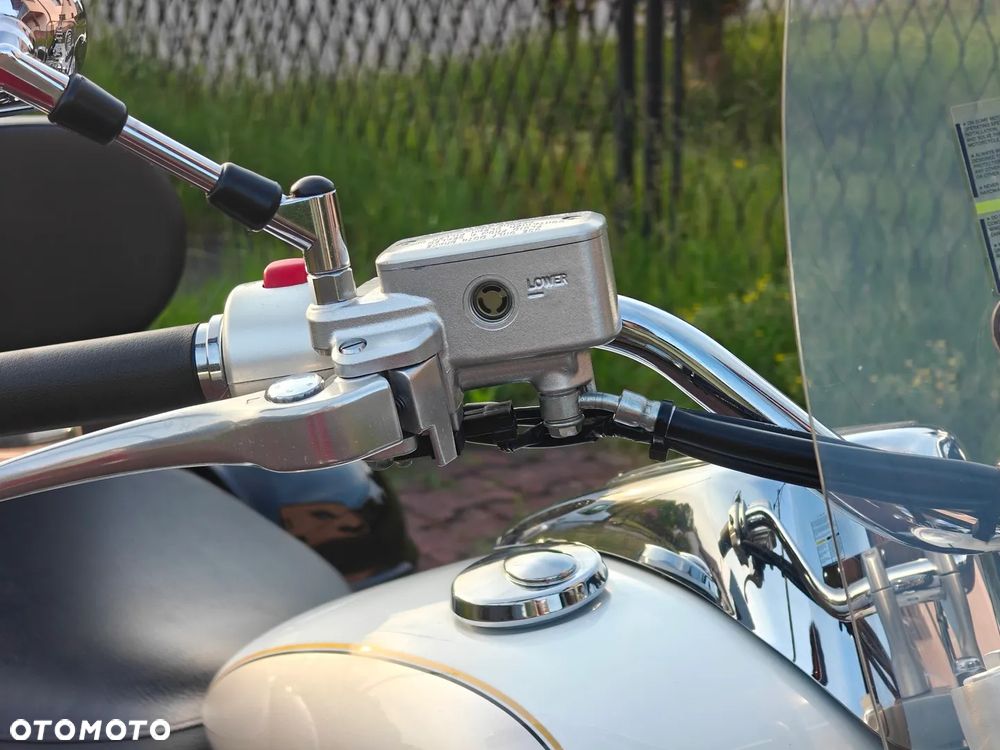 Suzuki Intruder - 7