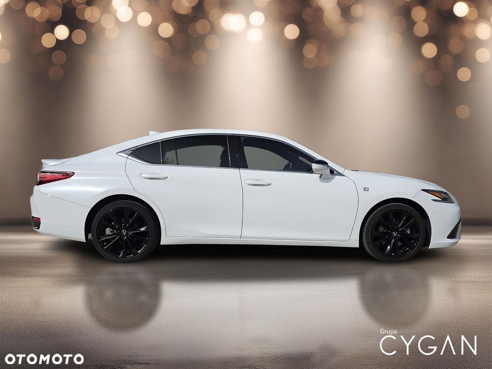 Lexus ES 300h F Sport Edition - 8