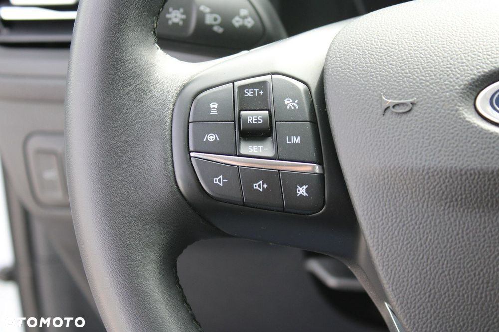 Ford Kuga - 26