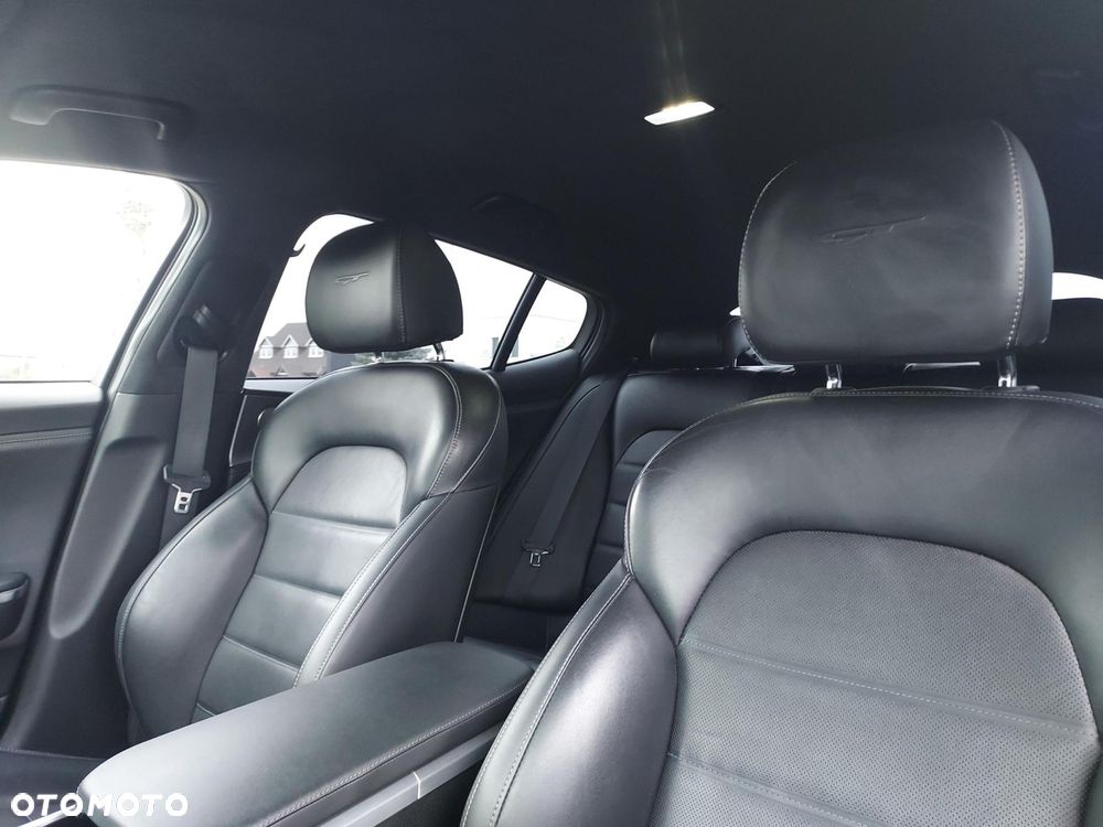 Kia Stinger 17-20 - 11