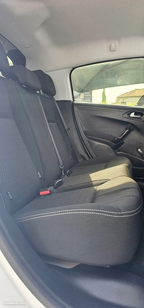 Peugeot 208 PureTech 82 Start & Stop Style - 11