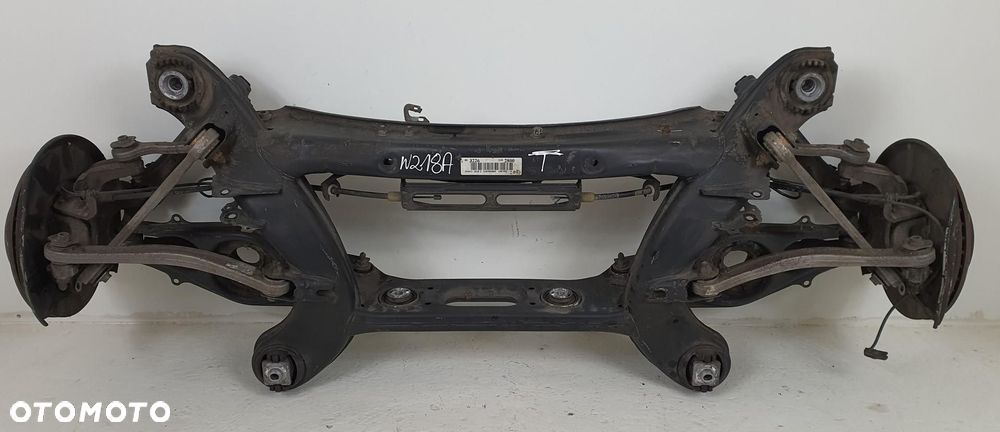 ZAWIESZENIE TYŁ SANKI WÓZEK TYLNA MERCEDES W218 - 1