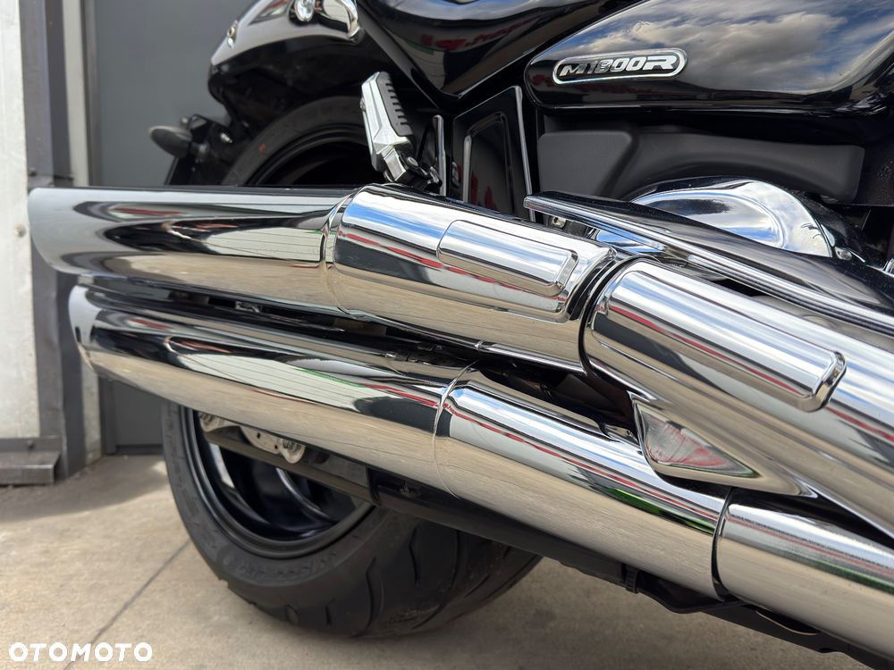 Suzuki Intruder - 17