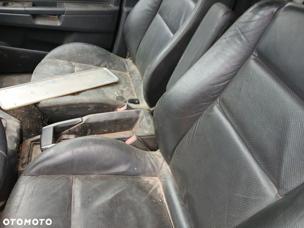 OPEL ZAFIRA B Z168  fotel fotele kanapa deska kokpit podsufitka boczek boczki klamka podłokietnik - 6