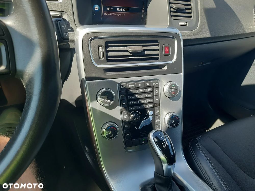 Volvo V60 Cross Country T5 AWD Momentum - 14