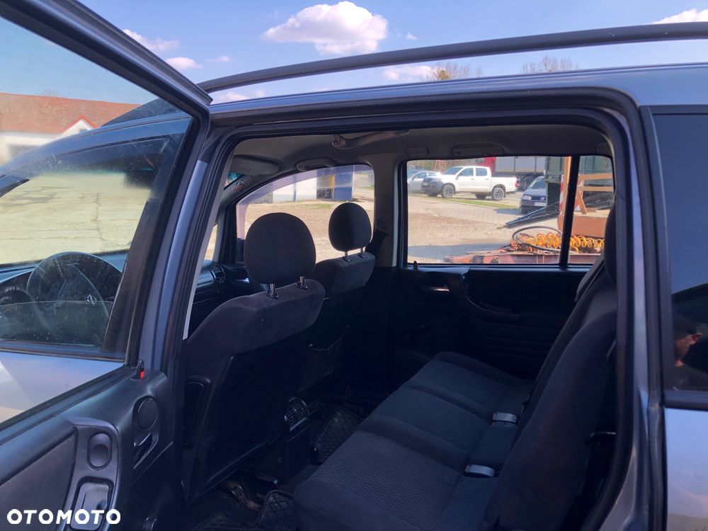Opel Zafira 1.8 16V Comfort - 8