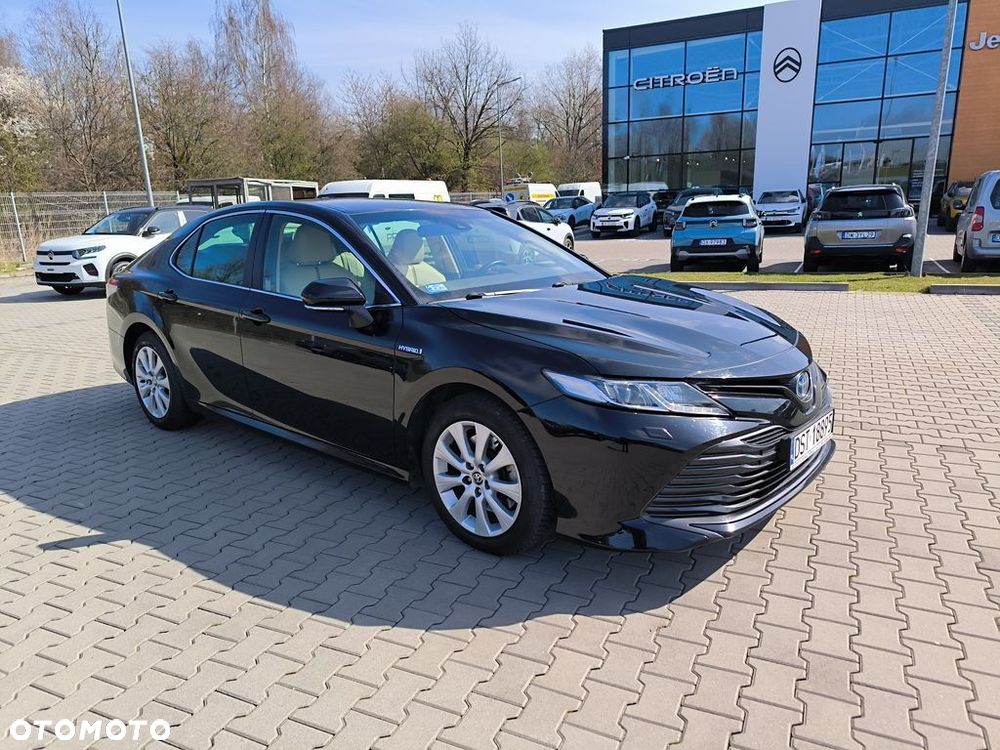 Toyota Camry - 5