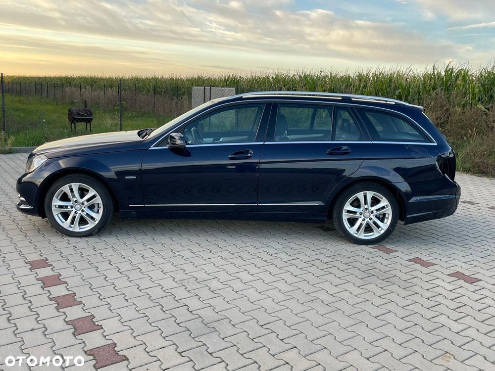 Mercedes-Benz C-Class 2011 photo 4