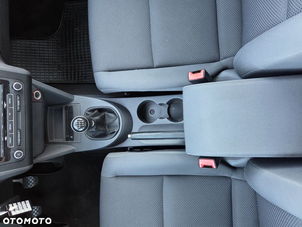 Volkswagen Touran 1.6 TDI DPF BlueMotion Technology Comfortline - 23