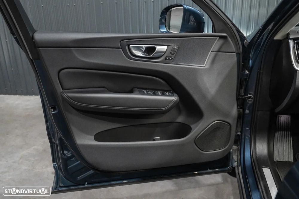 Volvo XC 60 T6 AWD Recharge Plus Bright - 18