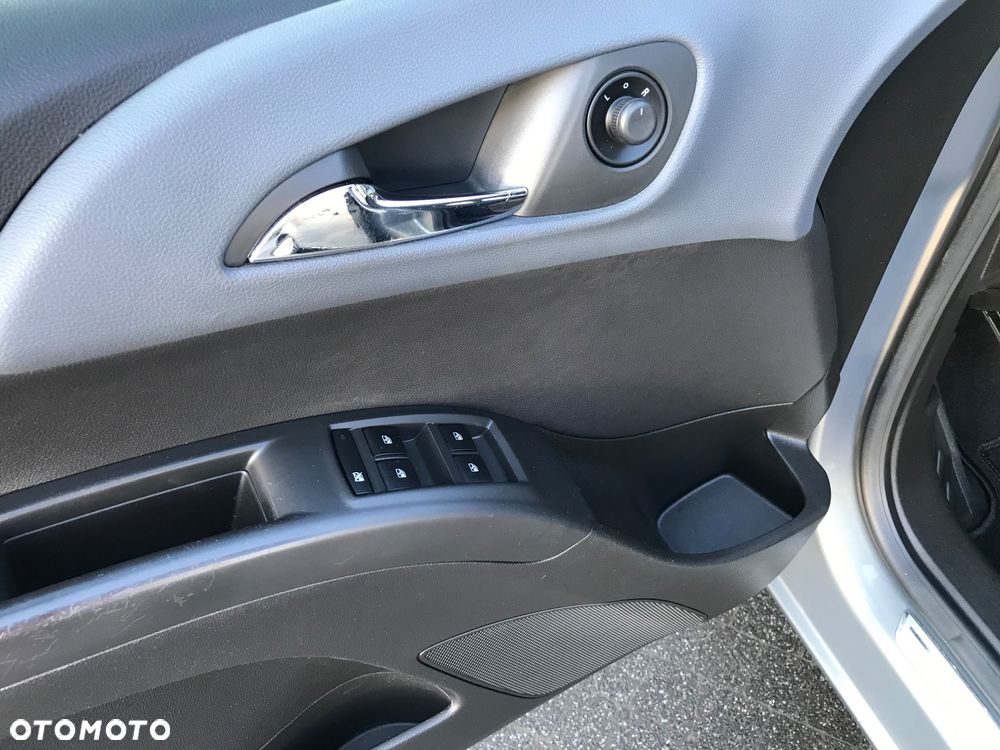 Opel Meriva 1.4 Innovation - 17