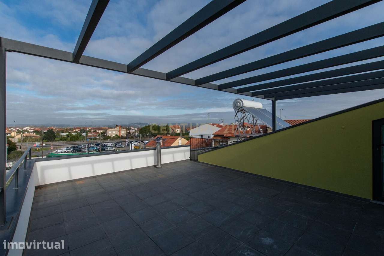 Moradia Geminada nova construção T4+1 com rooftop e masterbox (Coimbra - Grande imagem: 2/40