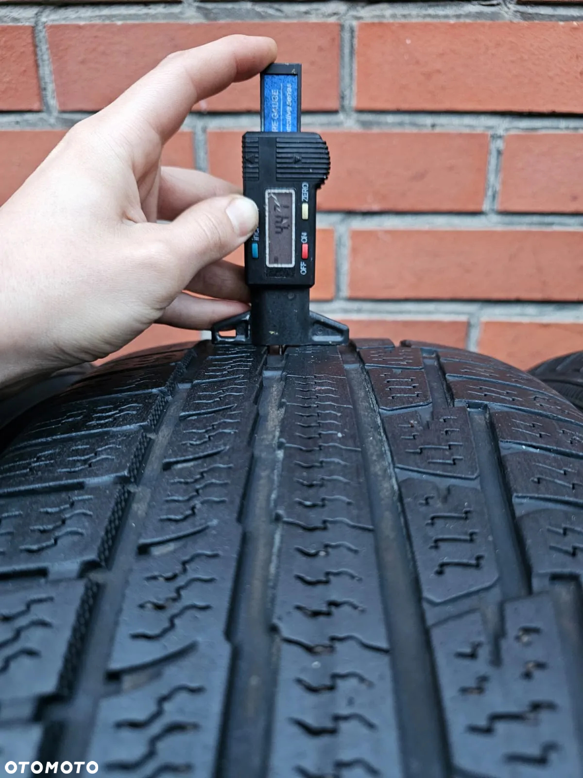 (O75) 215/50R17 95V XL 4,3-6,2mm 15r / Nokian WR A3 - 5
