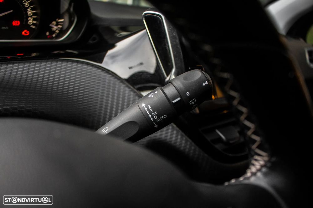 Peugeot 208 1.2 PureTech Active - 17