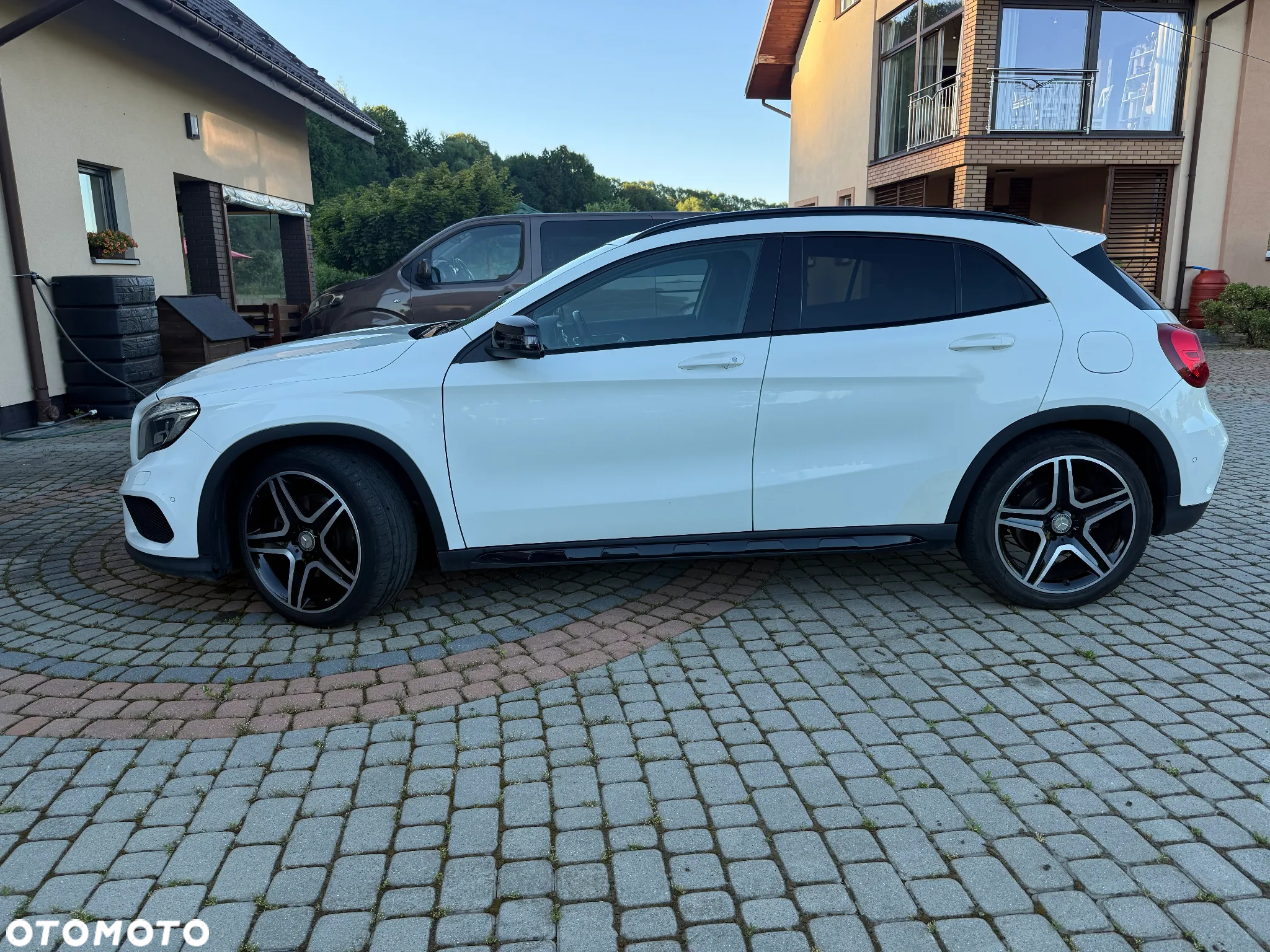 Mercedes-Benz GLA 250 4-Matic - 2