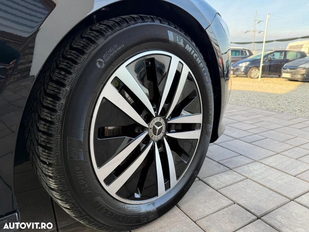 Mercedes-Benz CLA 180 - 30