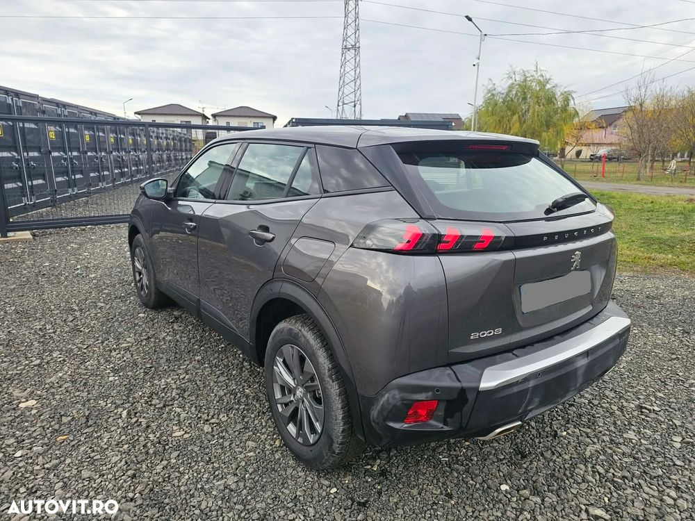 Peugeot 2008 1.2 L PureTech STT EAT8 Allure - 6