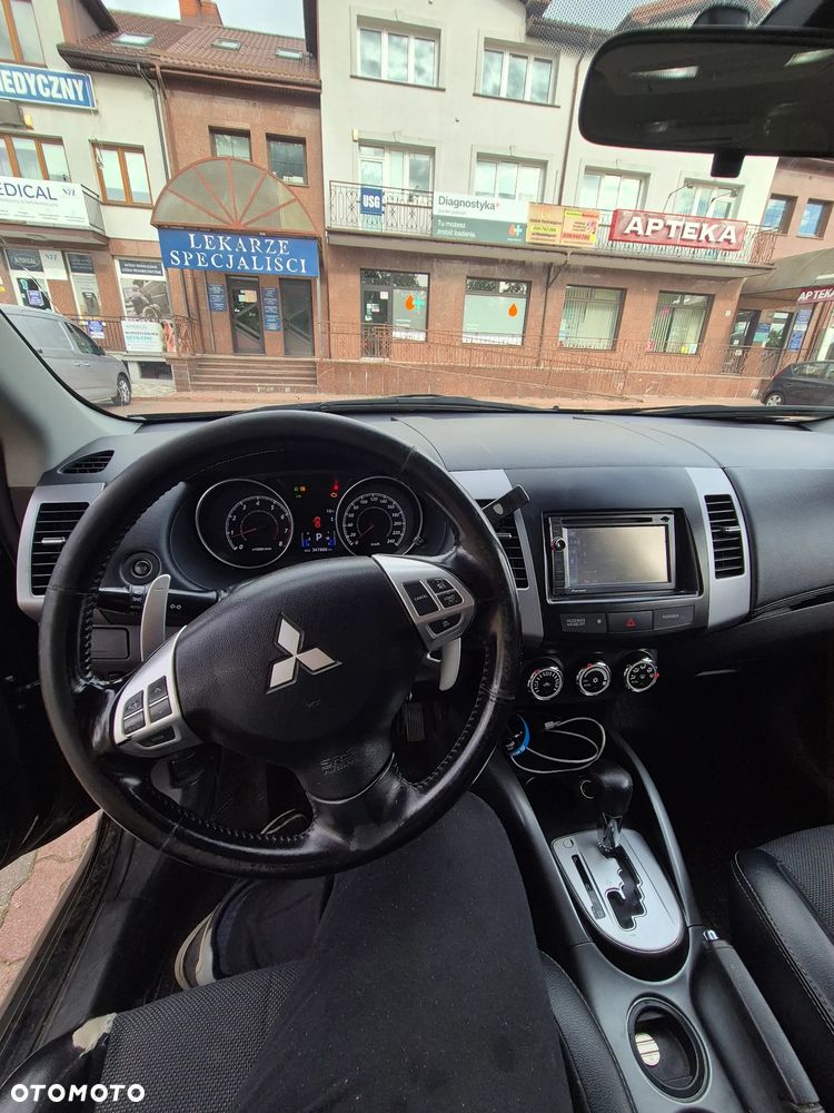 Mitsubishi Outlander 2.0 Intense NAVI 2WD EU5 CVT - 4