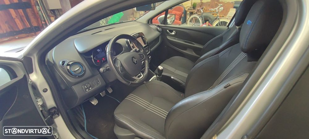 Renault Clio Sport Tourer 1.5 dCi GT Line - 12