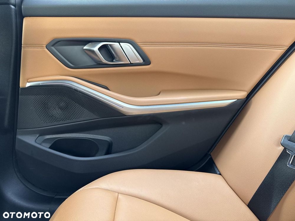 BMW Seria 3 M340d xDrive mHEV sport - 21