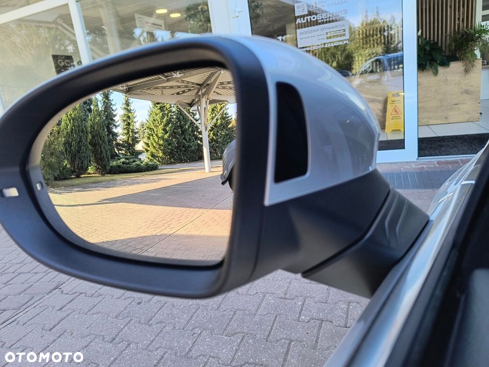 Volkswagen Golf - 10