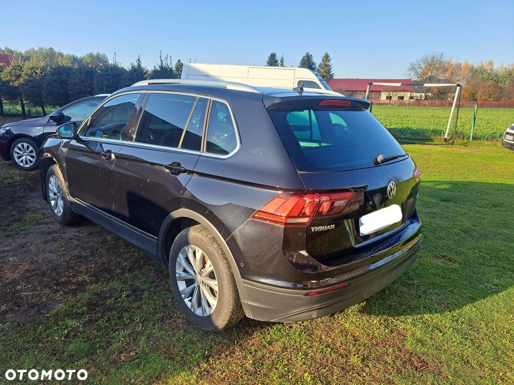 Volkswagen Tiguan - 1