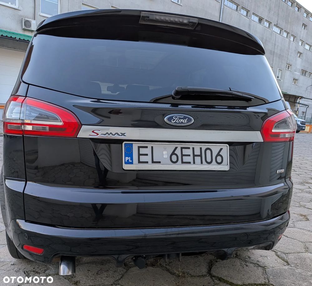 Ford S-Max - 17