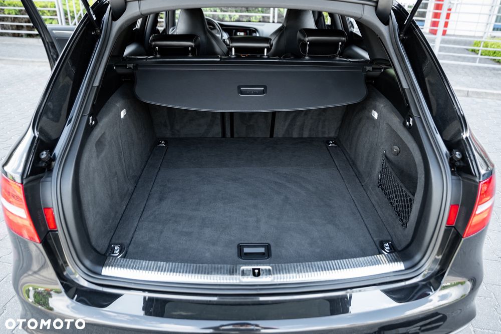 Audi S4 Avant S tronic - 16