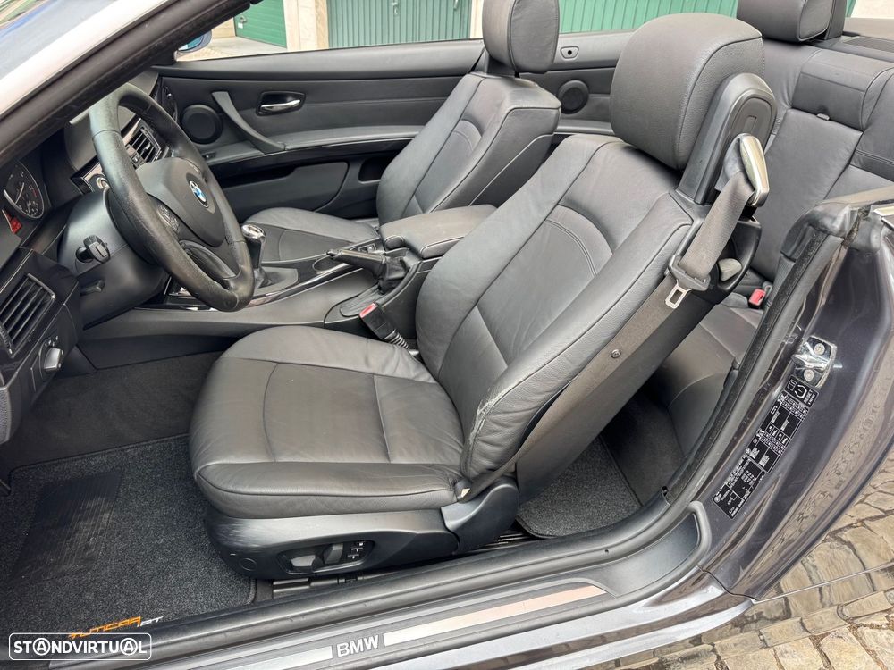 BMW 320 i Cabrio - 14