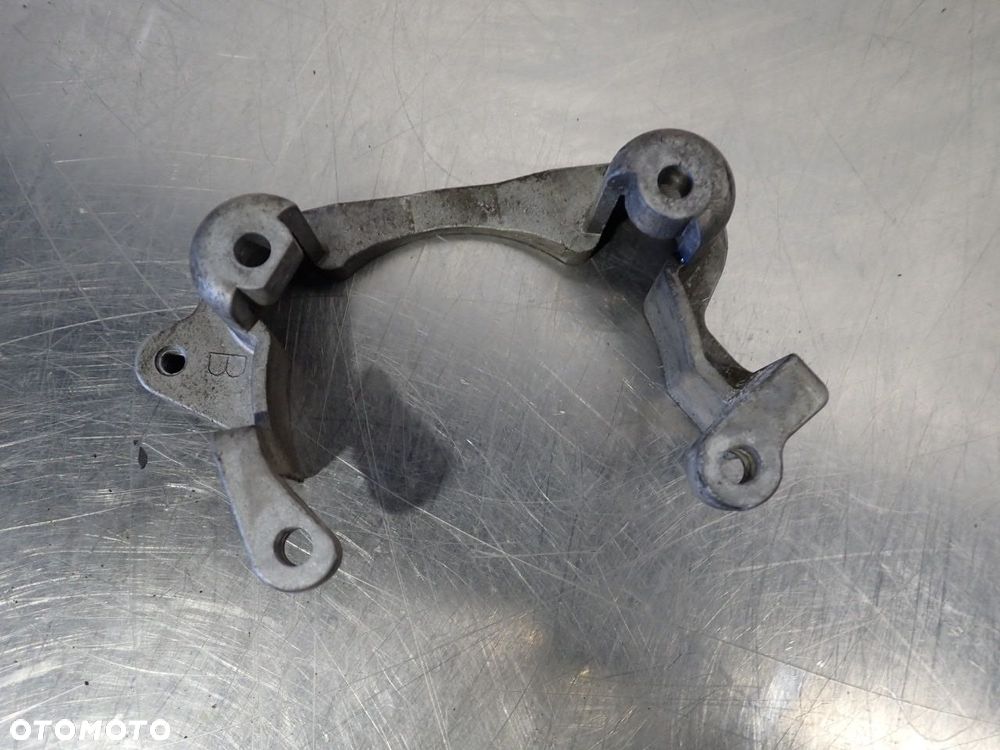 ŁAPA WSPORNIK PRZEPUSTNICY BMW E39 2.5 523I M52B25 - 3