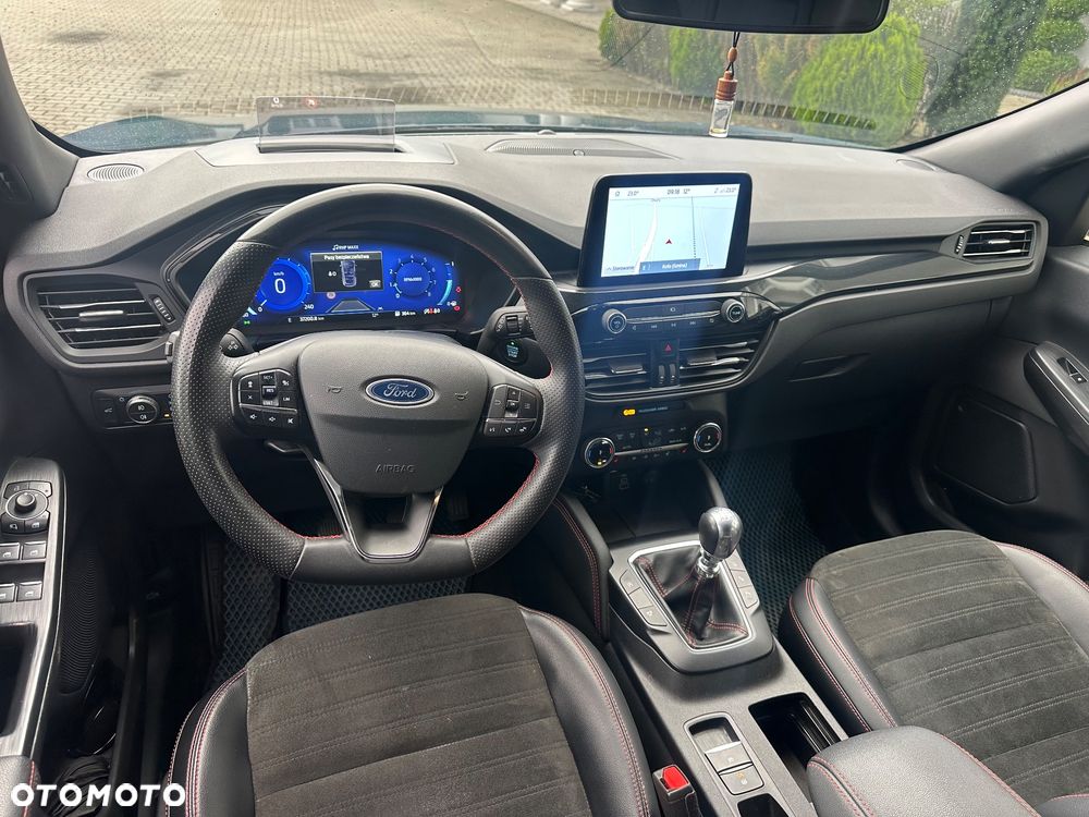 Ford Kuga 1.5 EcoBoost FWD ST-Line X - 18