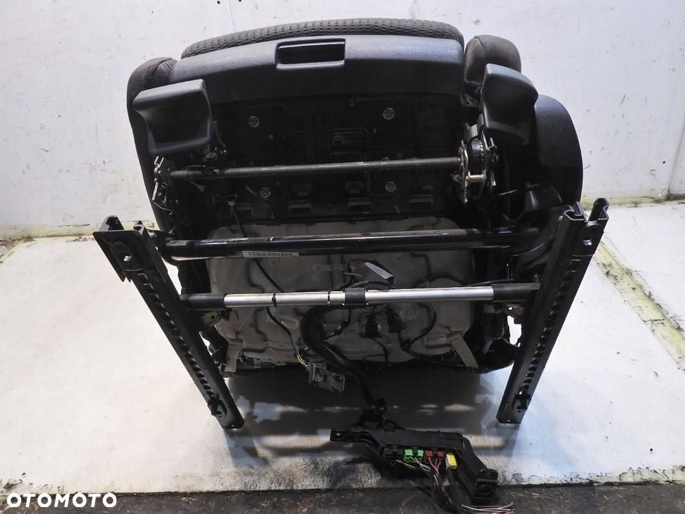 FOTEL LEWY PRZÓD AUDI A4 B7 - 13