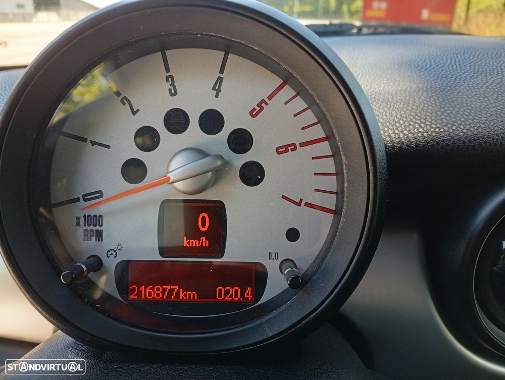 MINI 3 Portas Cooper D - 9